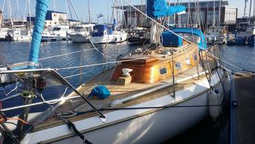 sailing yacht skipper jobs